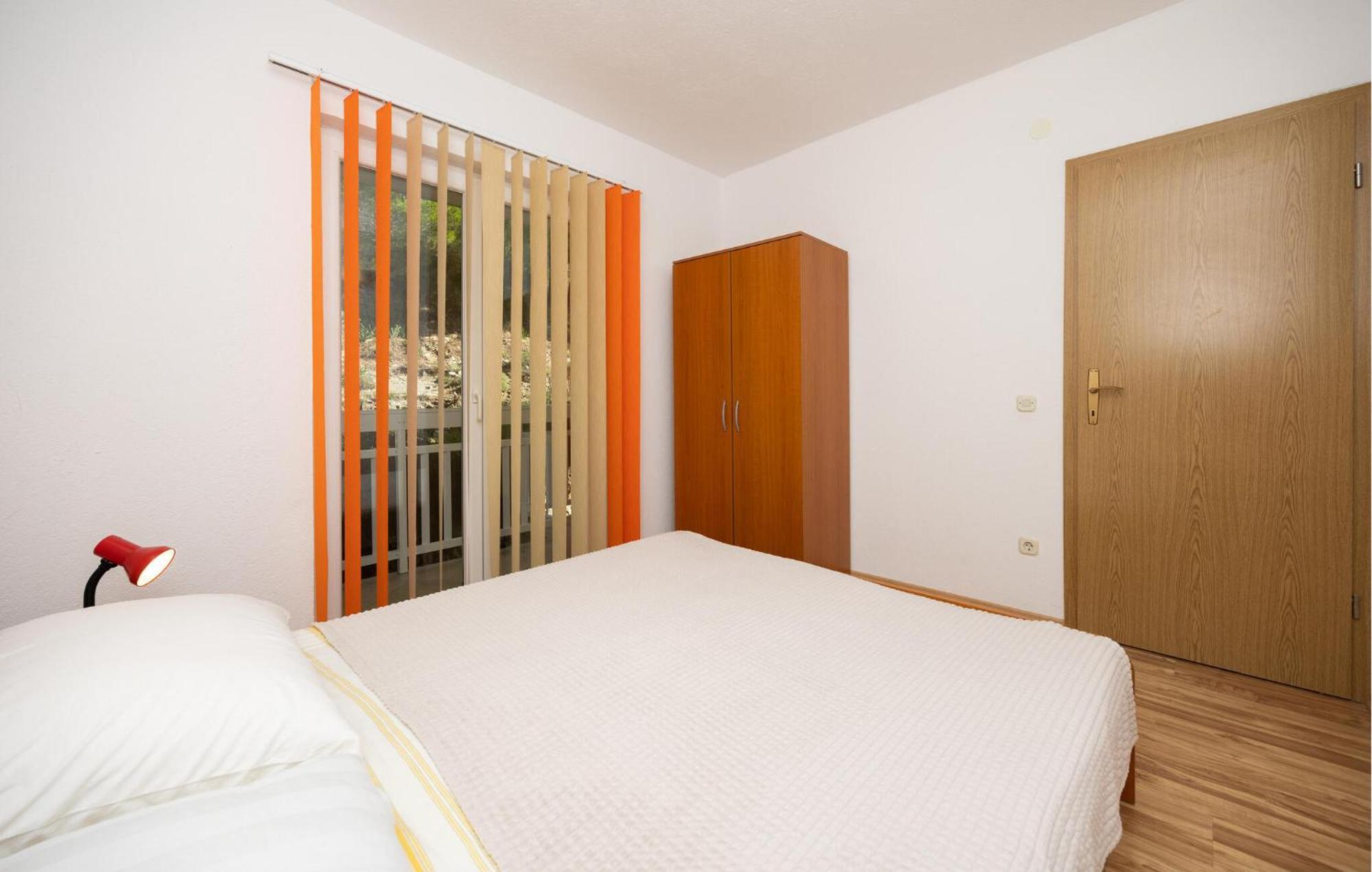 1 Bedroom Awesome Apartment In Lokva Rogoznica Εξωτερικό φωτογραφία