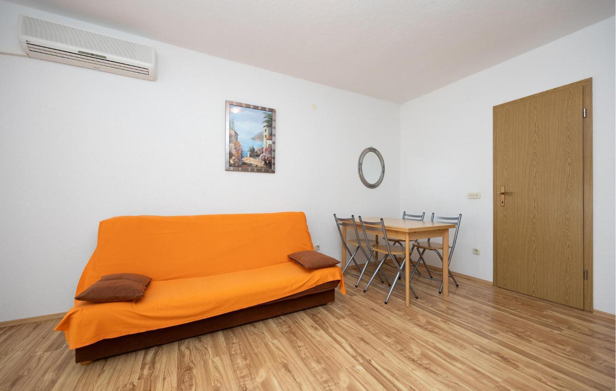 1 Bedroom Awesome Apartment In Lokva Rogoznica Εξωτερικό φωτογραφία