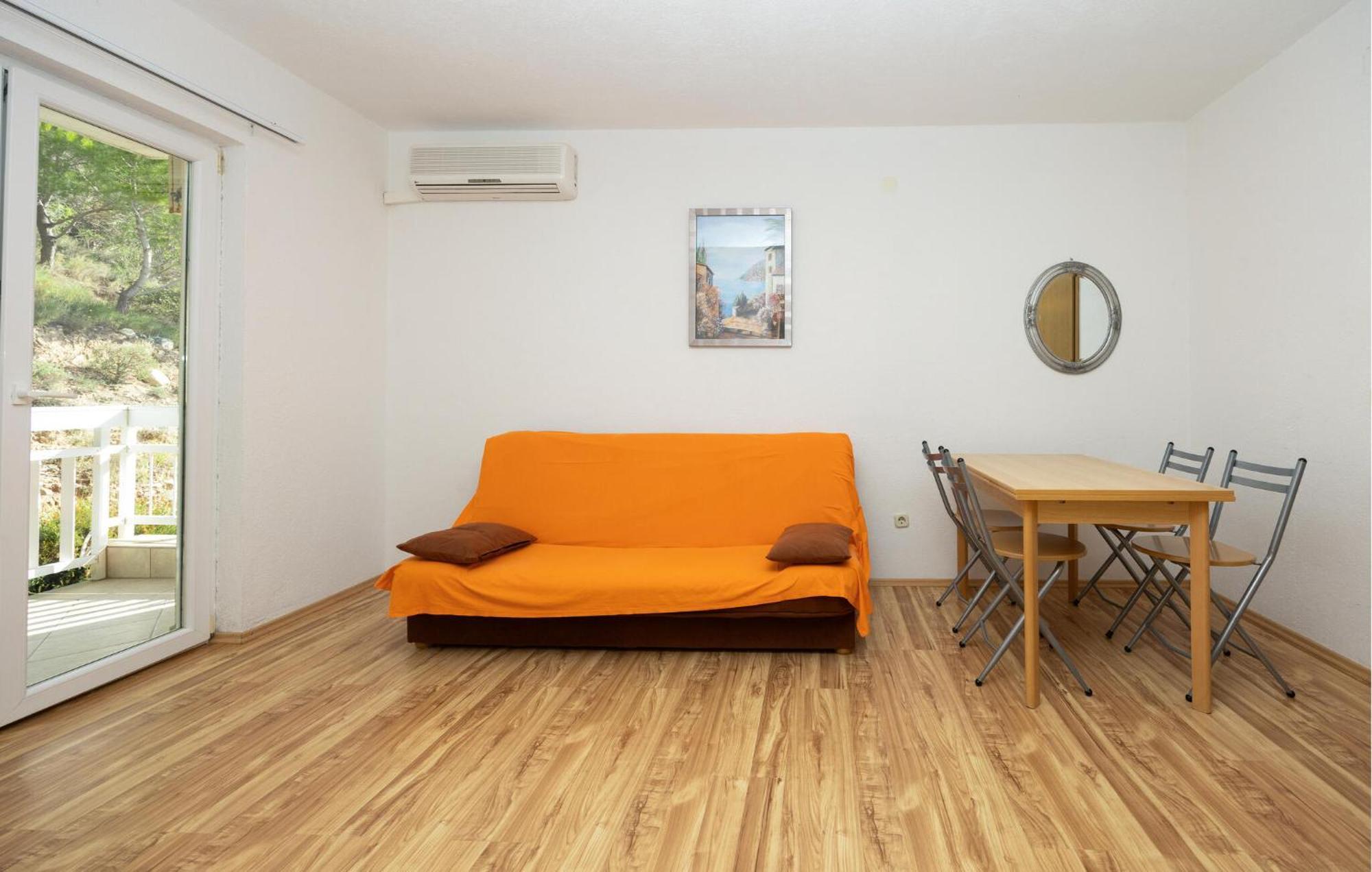 1 Bedroom Awesome Apartment In Lokva Rogoznica Εξωτερικό φωτογραφία