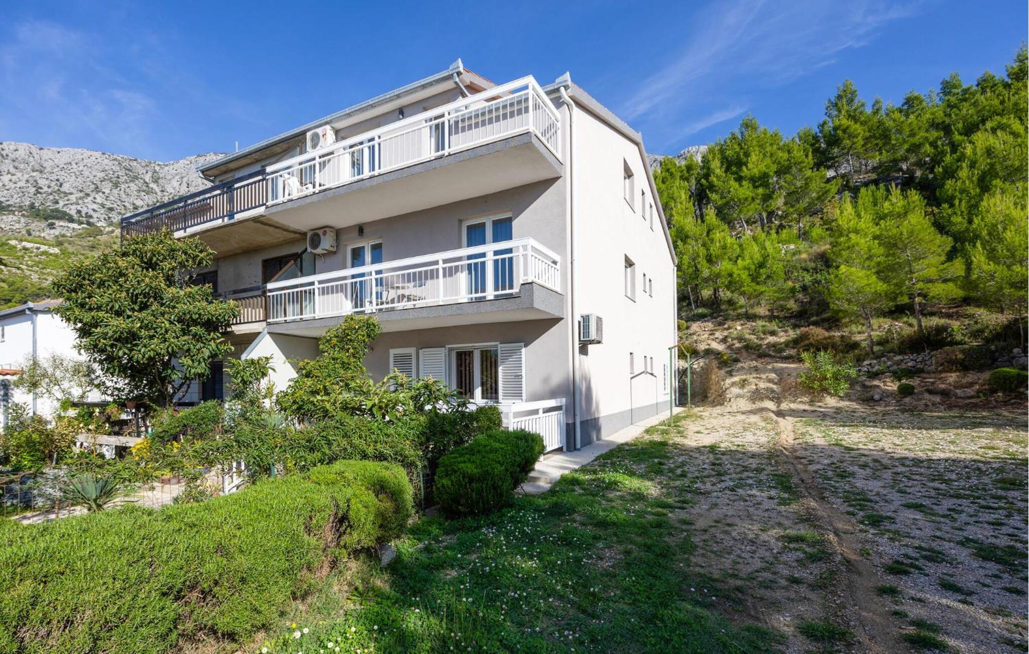 1 Bedroom Awesome Apartment In Lokva Rogoznica Εξωτερικό φωτογραφία