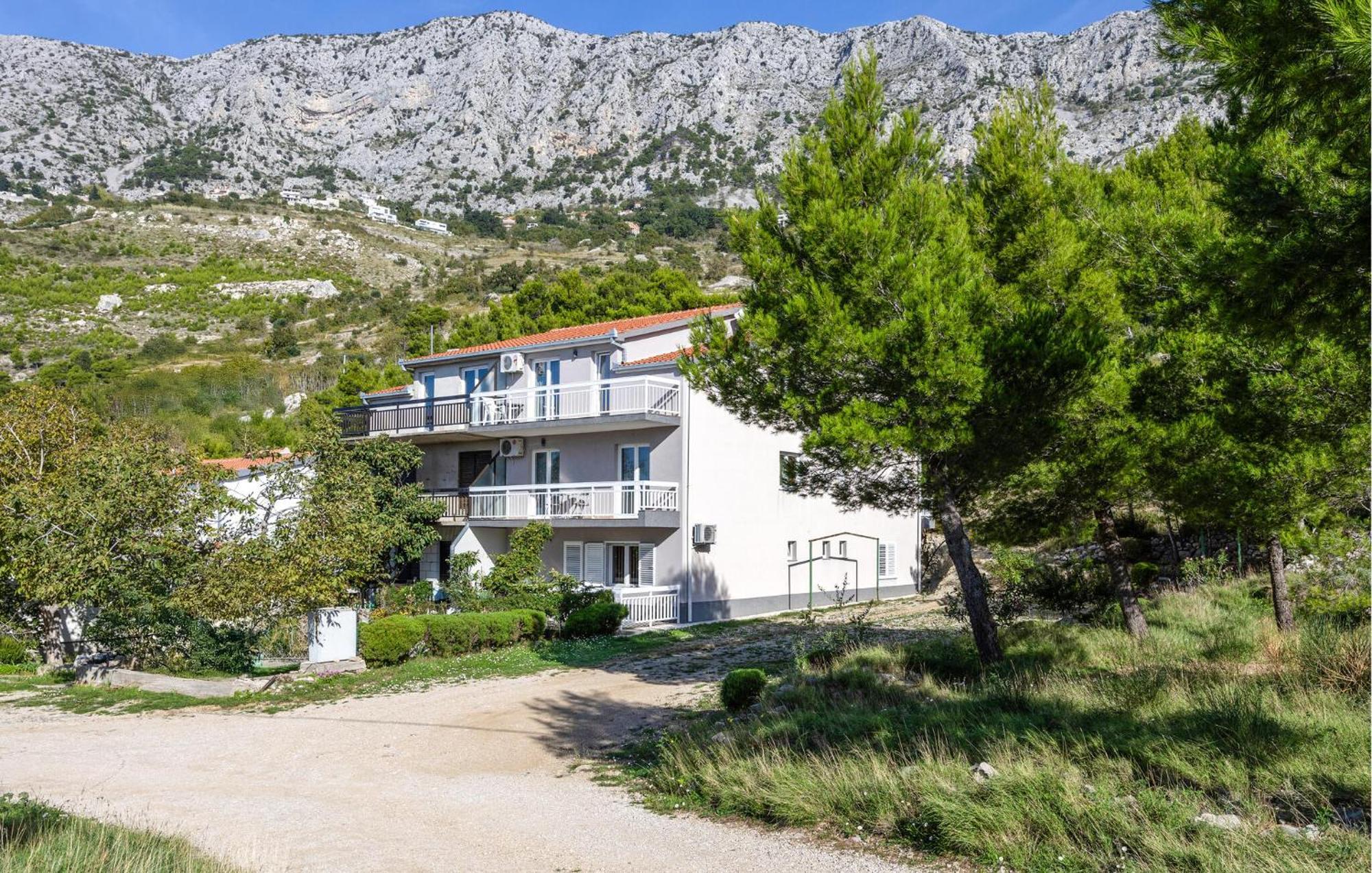 1 Bedroom Awesome Apartment In Lokva Rogoznica Εξωτερικό φωτογραφία