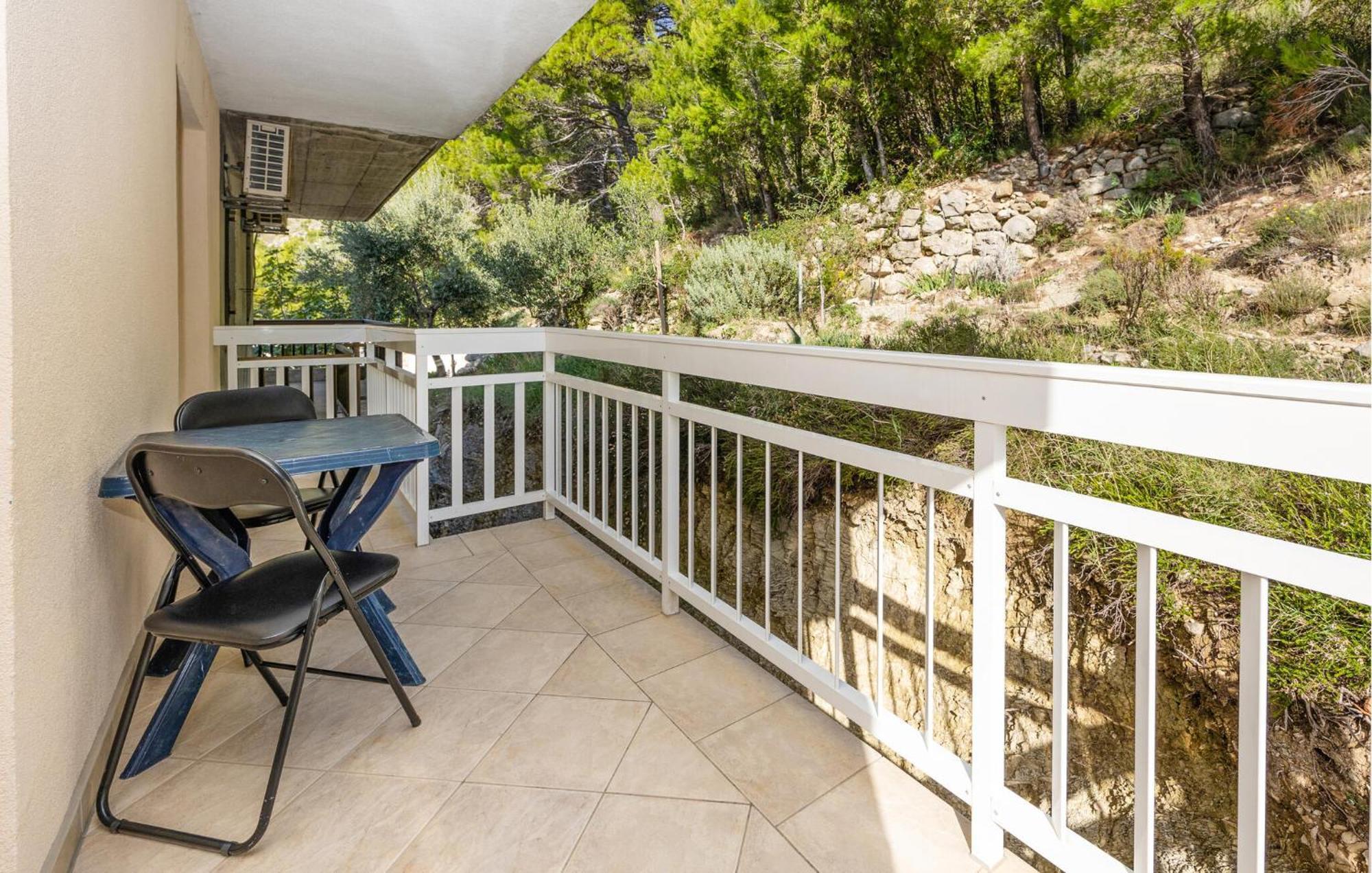 1 Bedroom Awesome Apartment In Lokva Rogoznica Εξωτερικό φωτογραφία